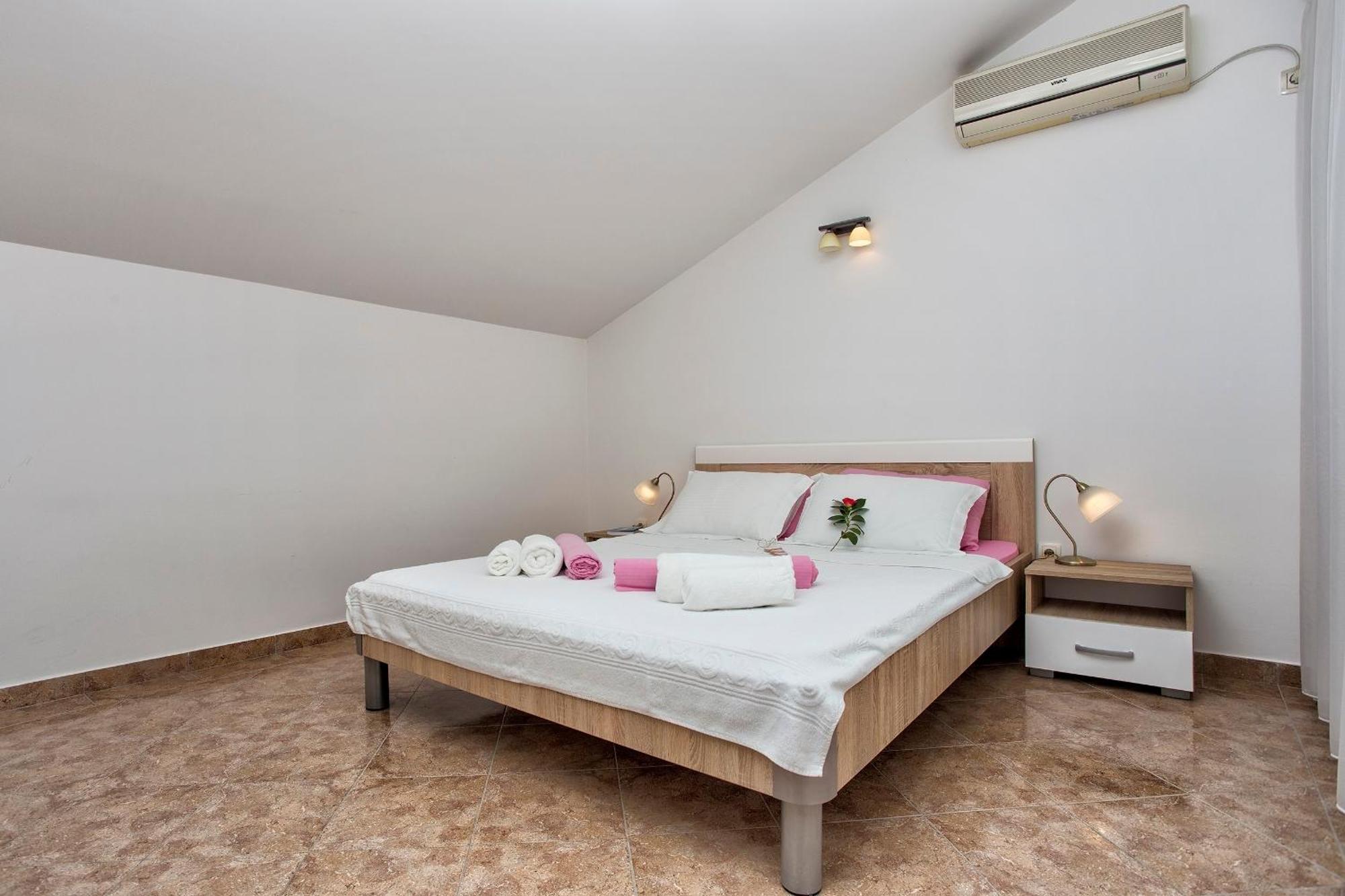 Apartment Sun Village Goran Herceg Novi Rum bild